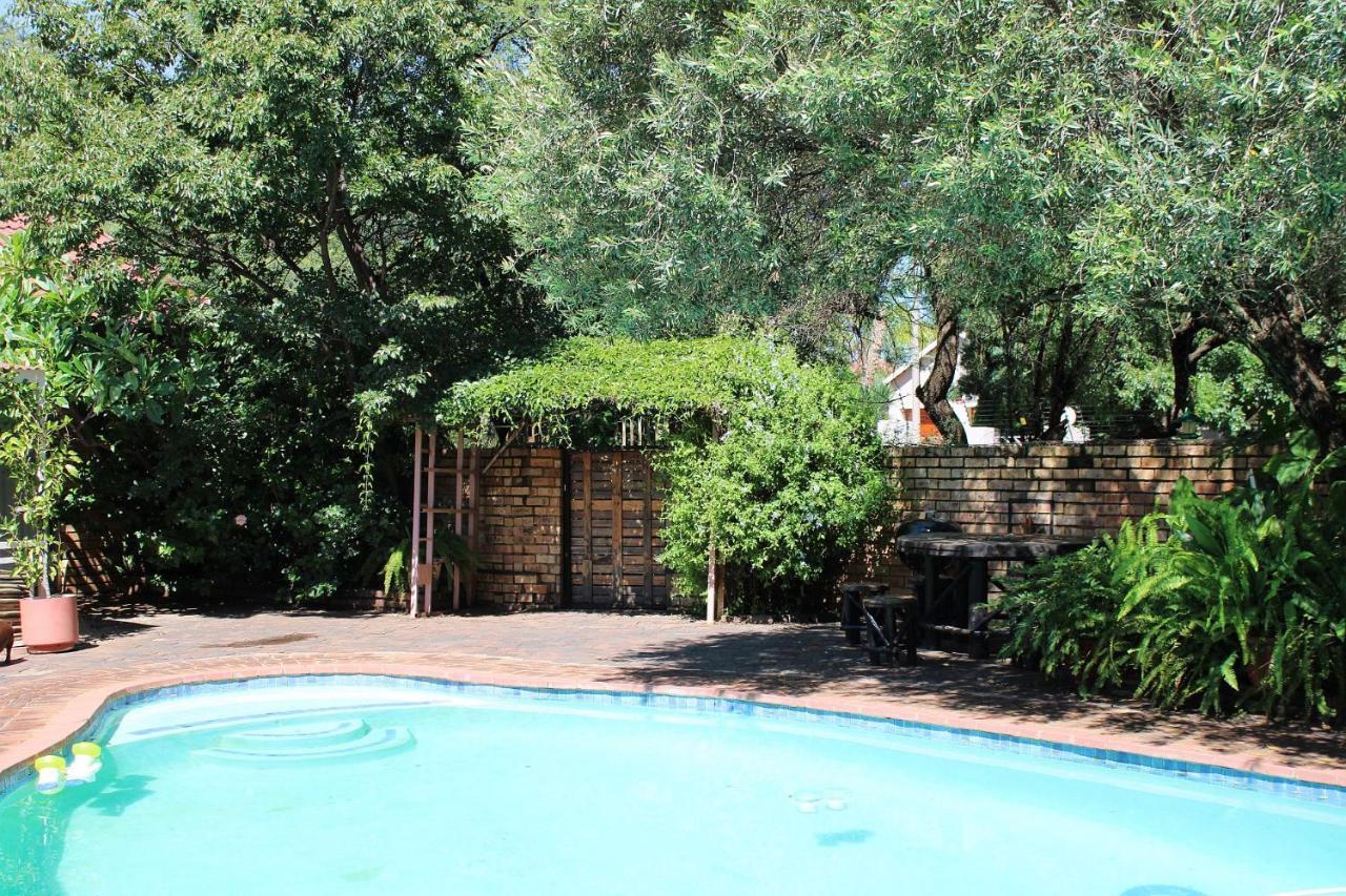 Ukarimu Guest House Klerksdorp Exterior photo